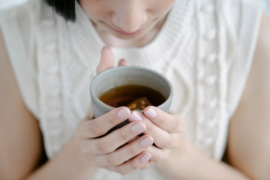 Incorporating Loose Leaf Herbal Tea into Your Holistic Bee-Based Wellness Plan